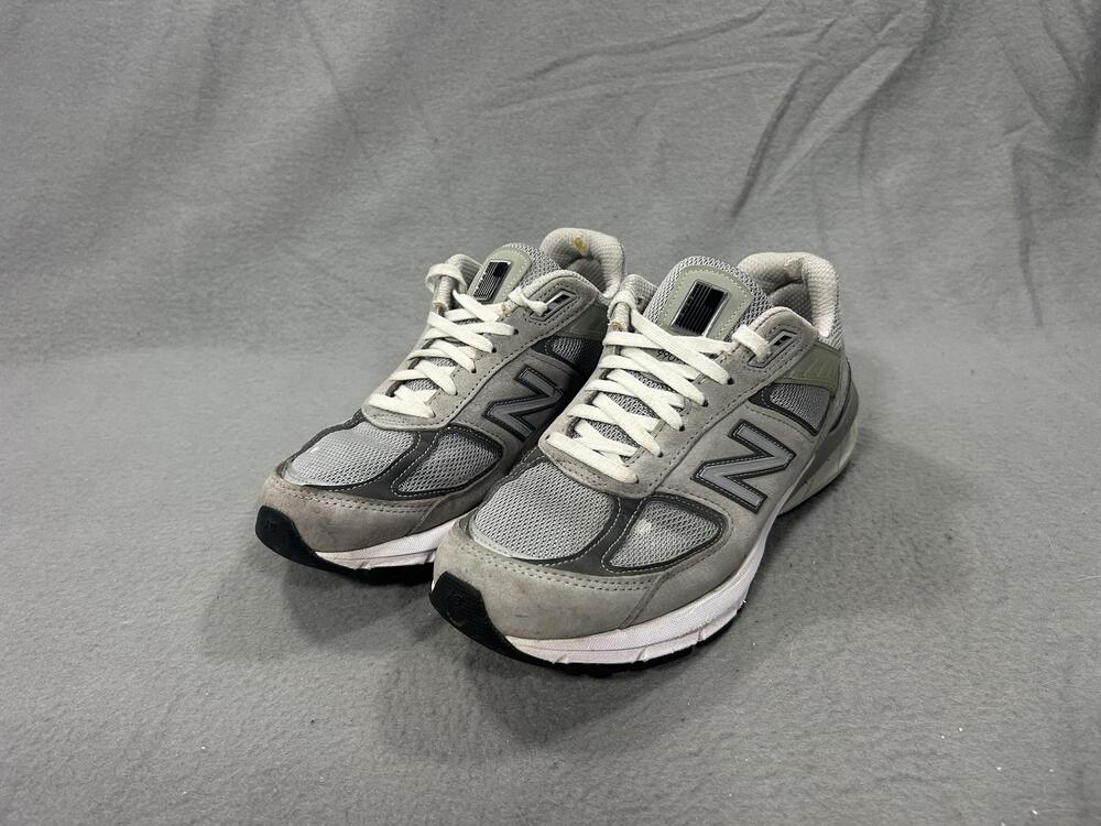 New Balance 990v5 Shoes Mens Size 9.5D Gray Dad USA Running Cushioned Vintage